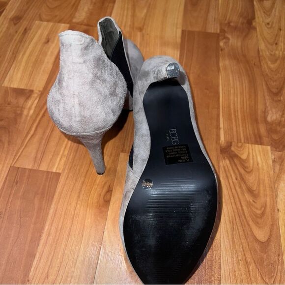 BCBG Paris Two-Tone Leather Heels - Picture 4 of 5